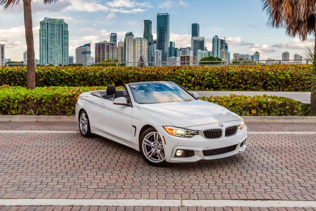 2018_BMW_440i-CONVERTIBLE_WHITE-BLACK_03