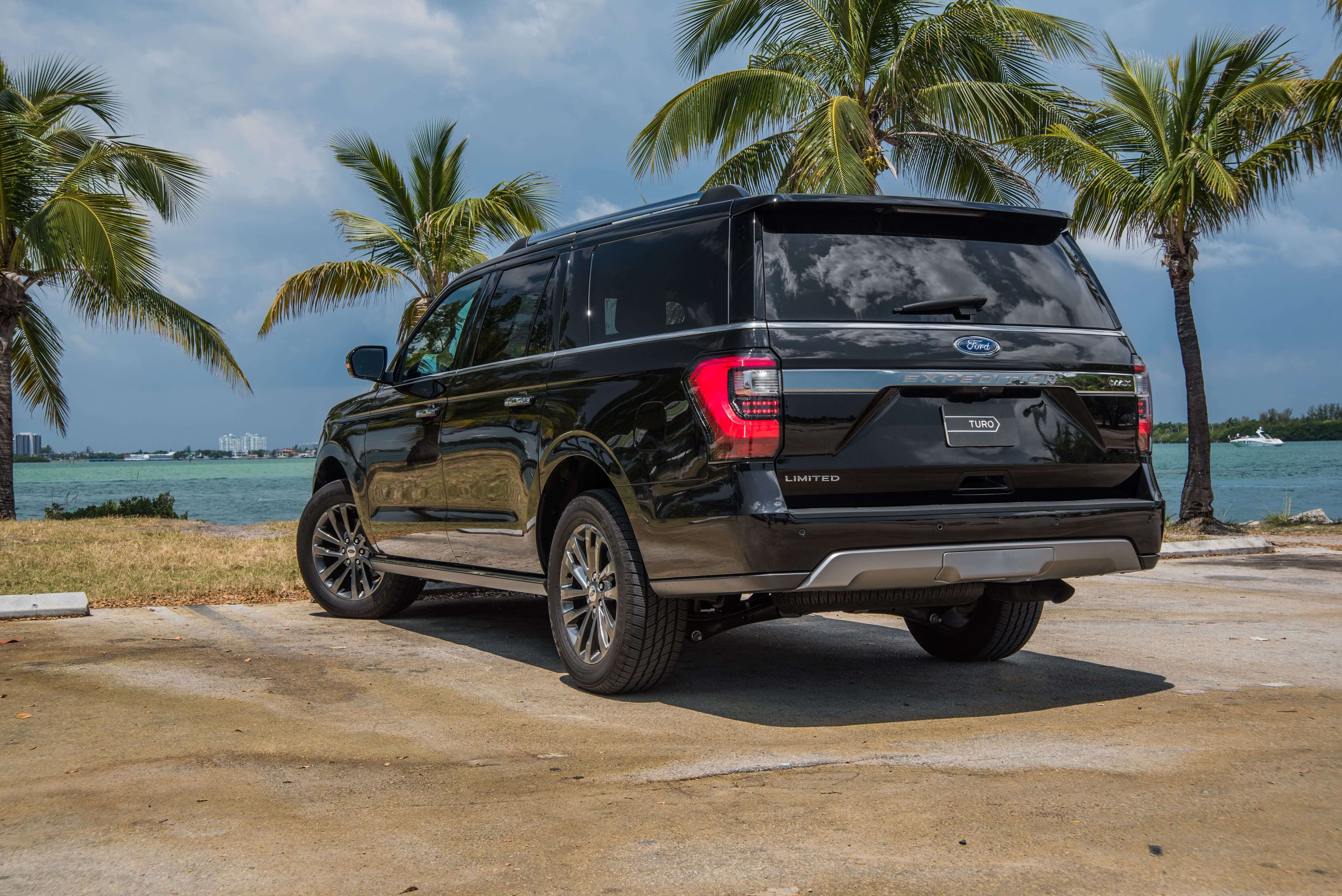 2018_FORD_EXPEDITION_BLACK-BLACK_05