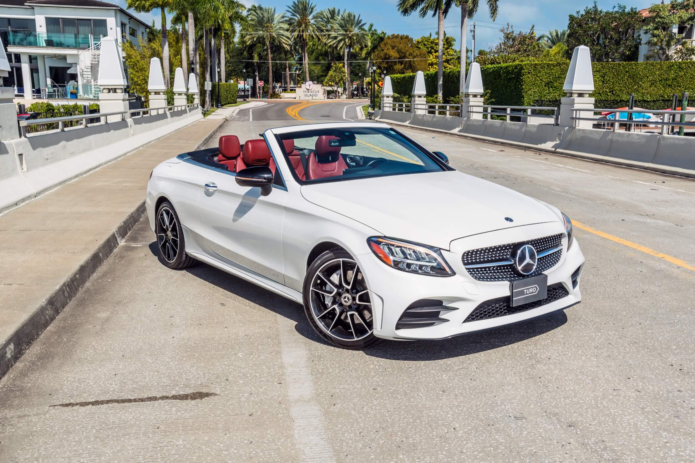 2019_MERCEDES BENZ_C300-CONVERTIBLE_WHITE-RED_03