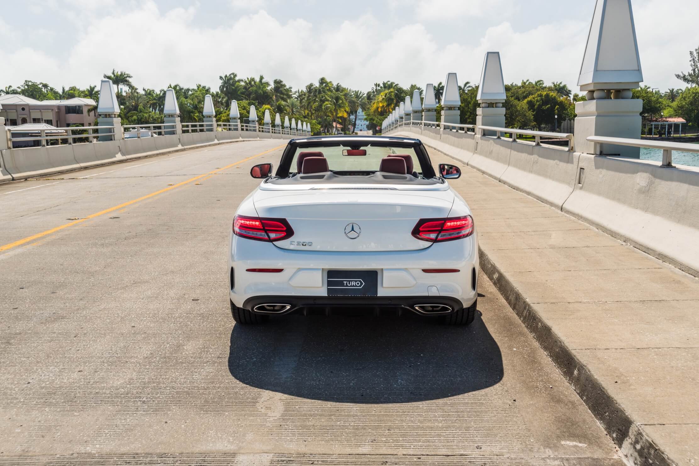 2019_MERCEDES BENZ_C300-CONVERTIBLE_WHITE-RED_05