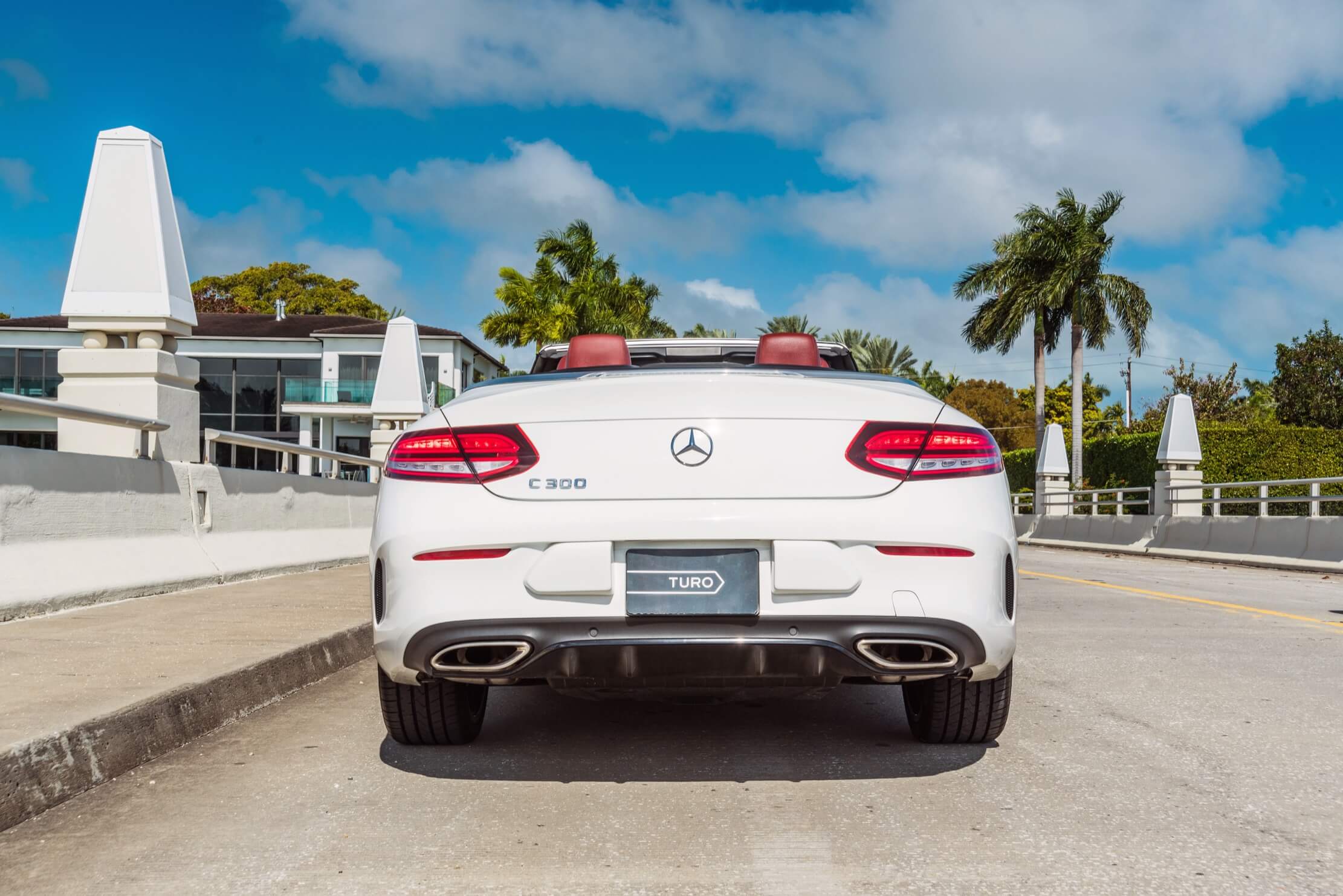 2019_MERCEDES BENZ_C300-CONVERTIBLE_WHITE-RED_06