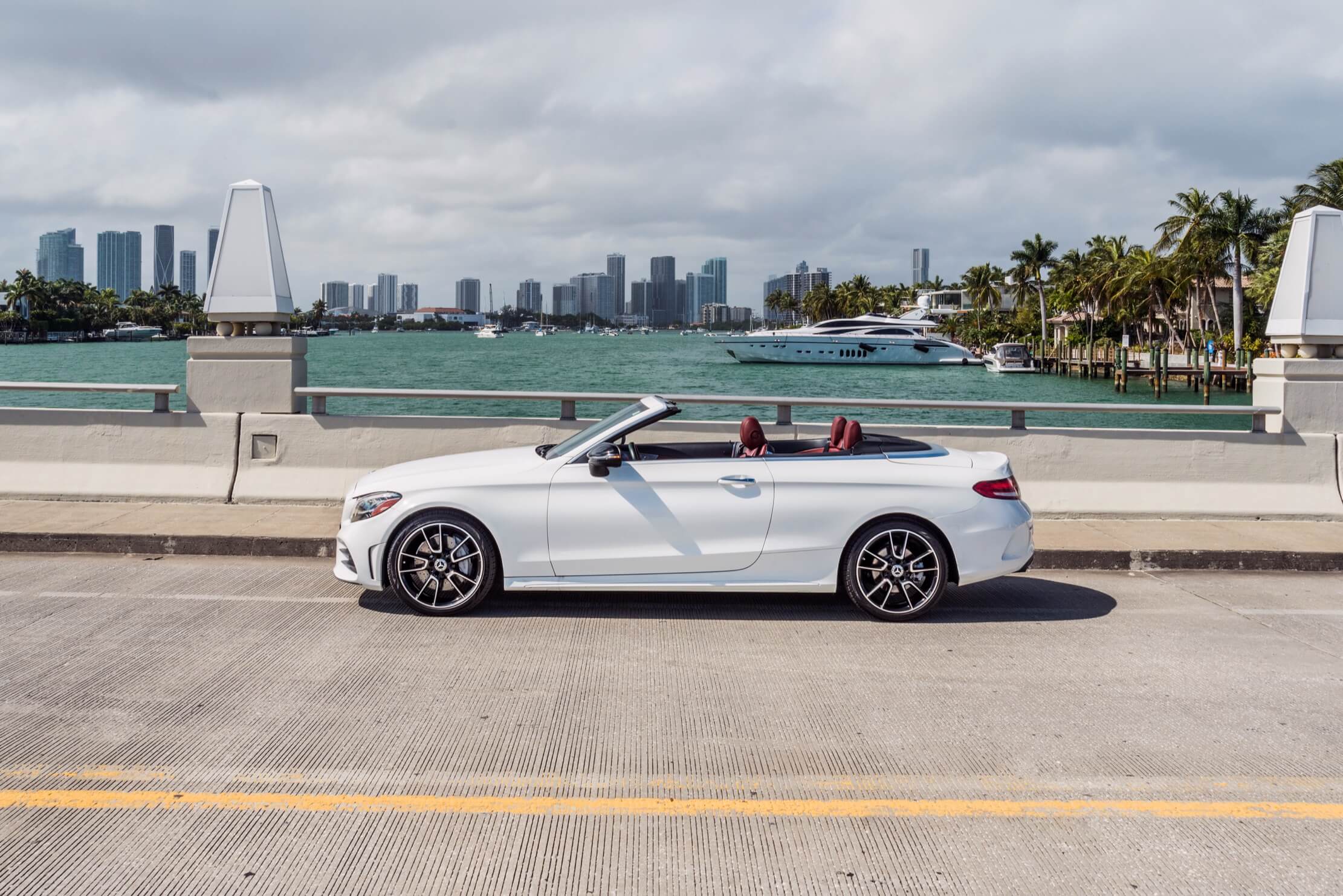 2019_MERCEDES BENZ_C300-CONVERTIBLE_WHITE-RED_09