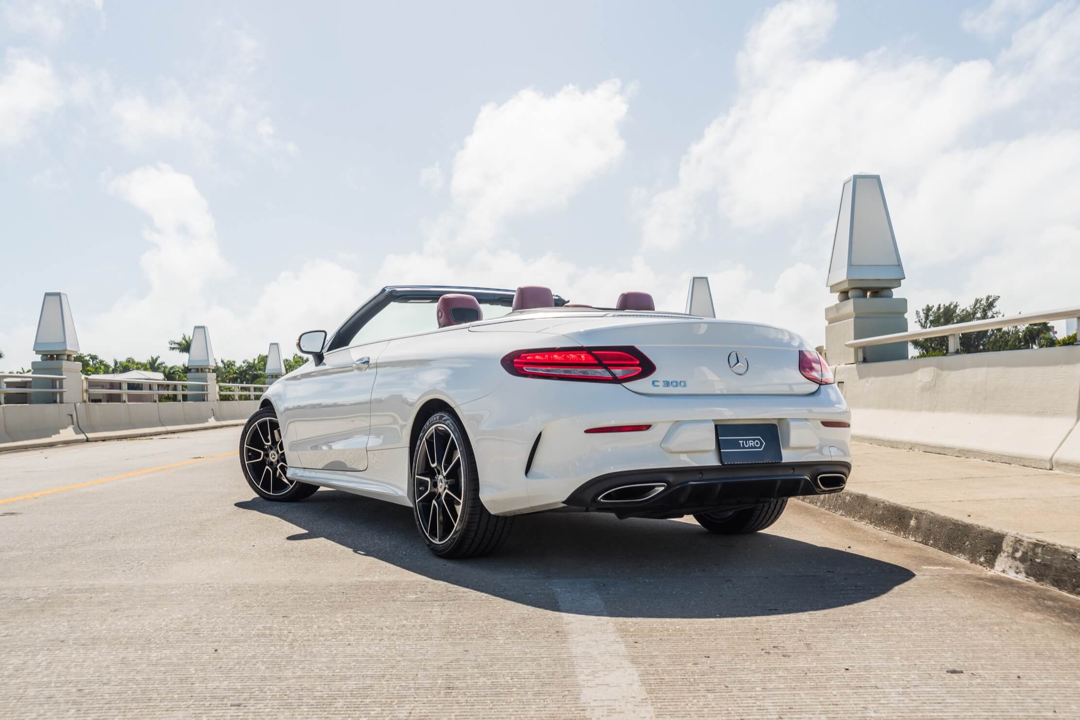 2019_MERCEDES BENZ_C300-CONVERTIBLE_WHITE-RED_14
