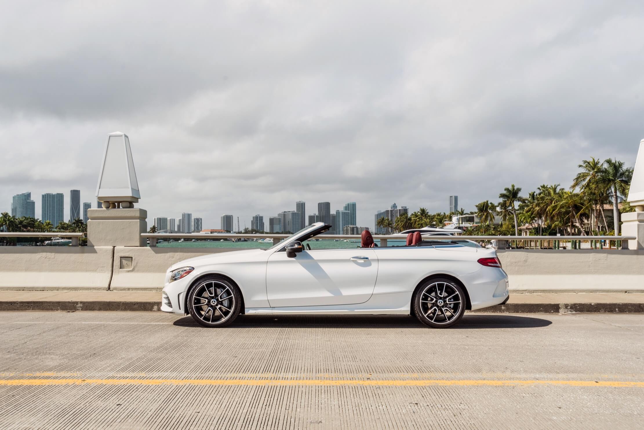 2019_MERCEDES BENZ_C300-CONVERTIBLE_WHITE-RED_38