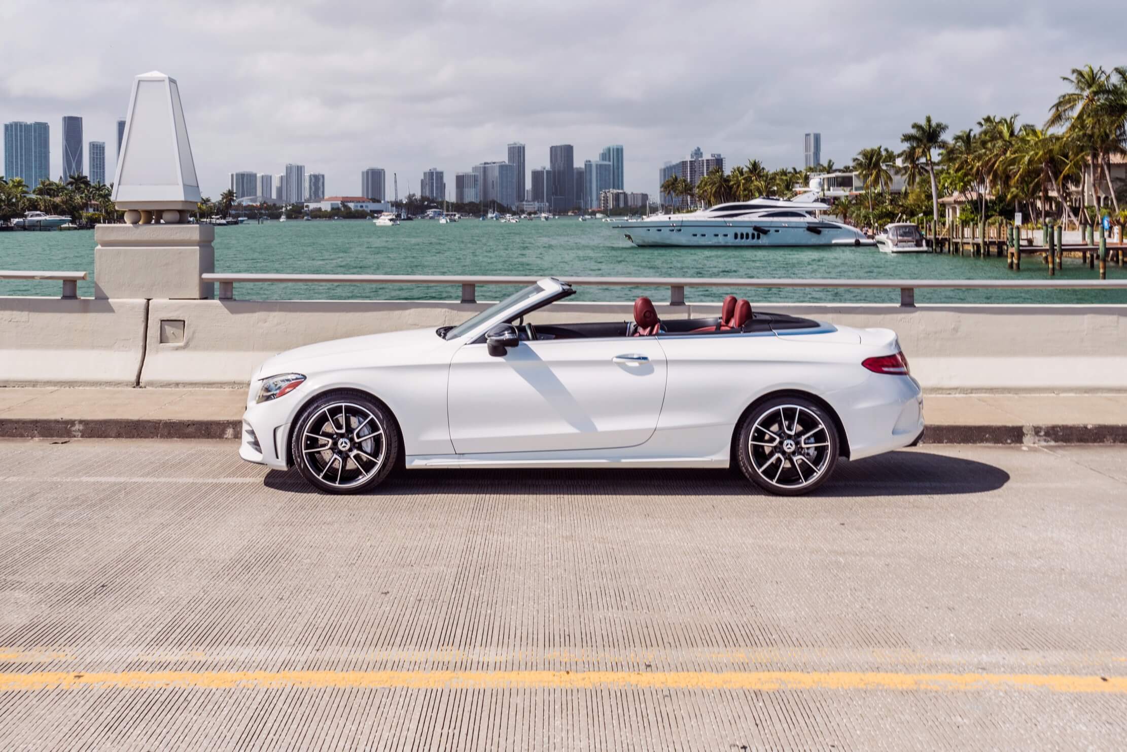 2019_MERCEDES BENZ_C300-CONVERTIBLE_WHITE-RED_39