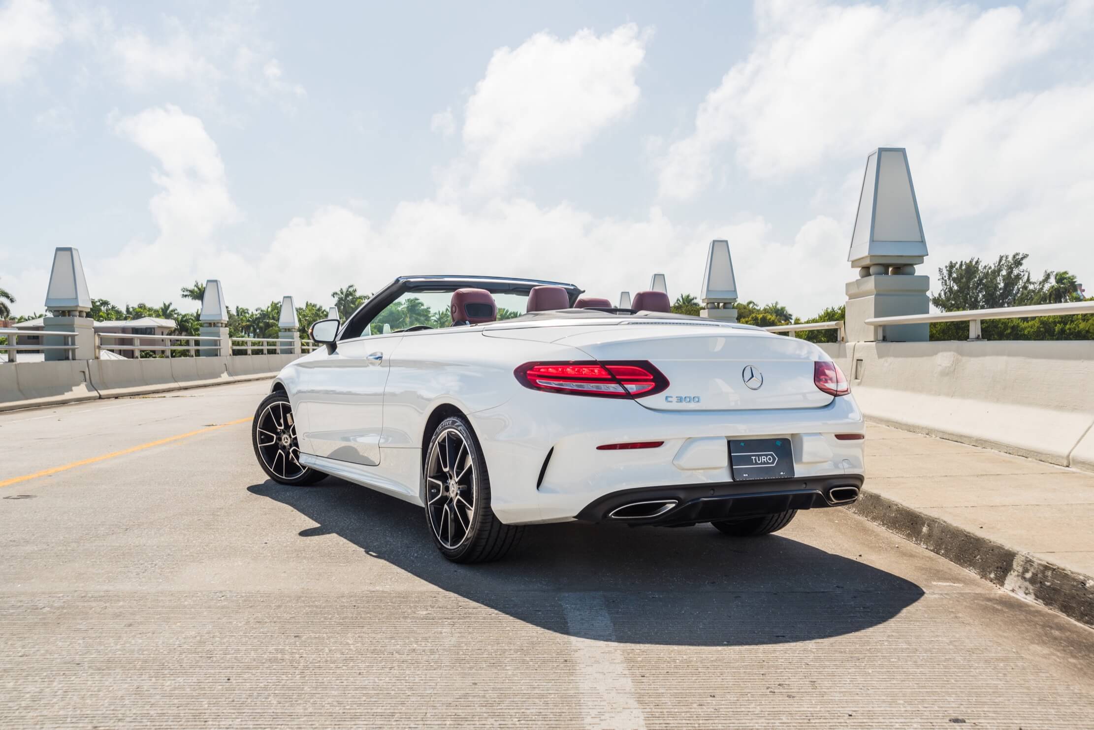 2019_MERCEDES BENZ_C300-CONVERTIBLE_WHITE-RED_45