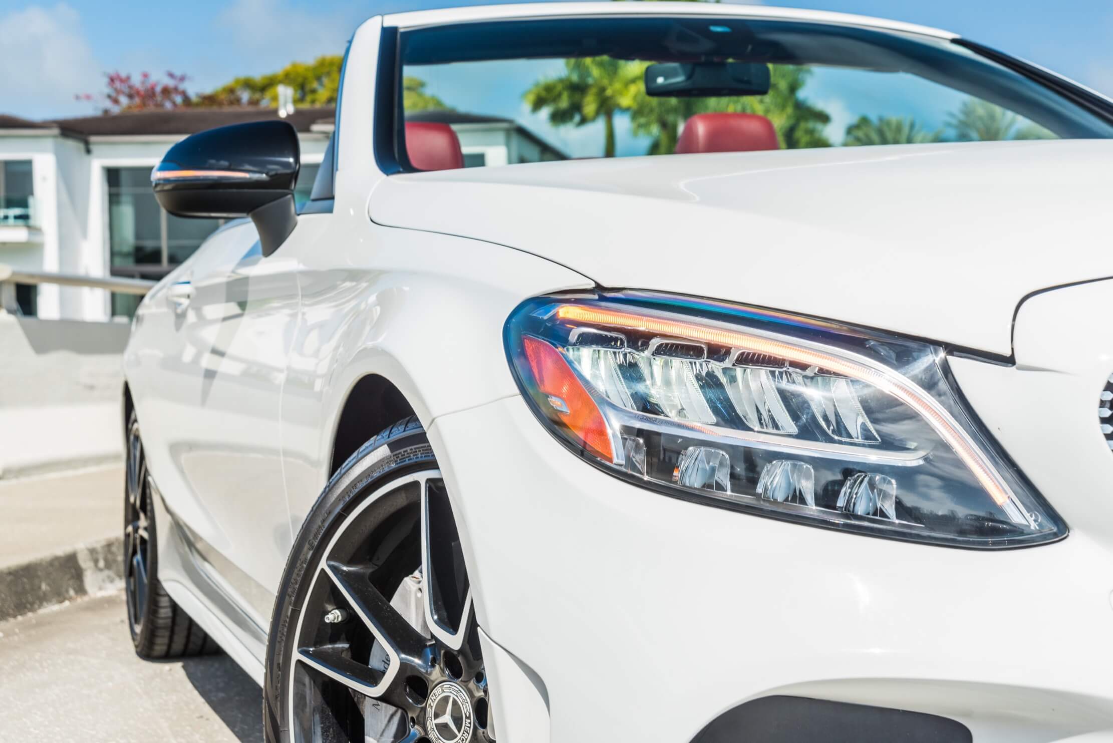 2019_MERCEDES BENZ_C300-CONVERTIBLE_WHITE-RED_50