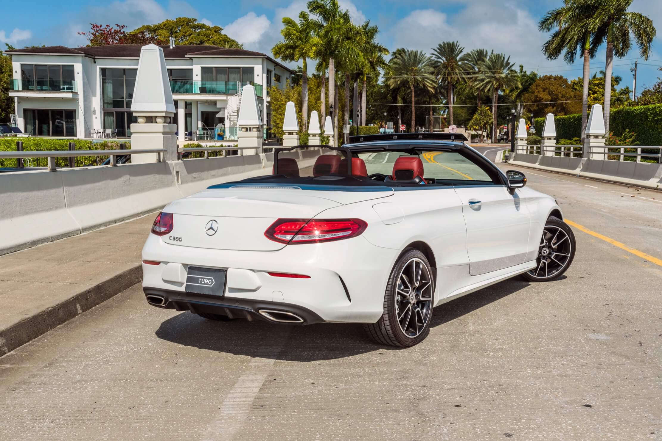 2019_MERCEDES BENZ_C300-CONVERTIBLE_WHITE-RED_73