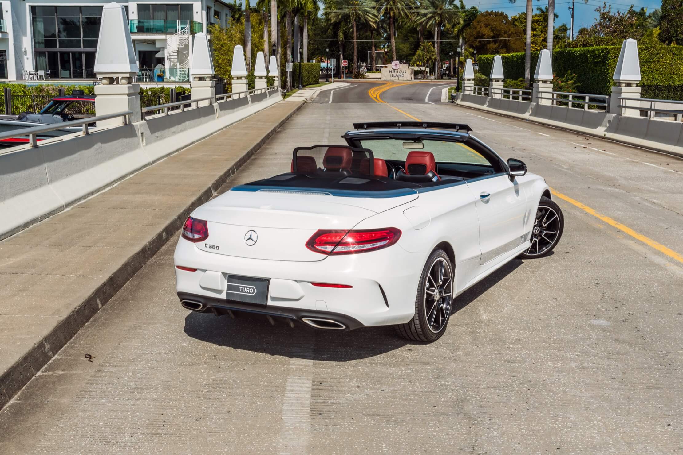 2019_MERCEDES BENZ_C300-CONVERTIBLE_WHITE-RED_75