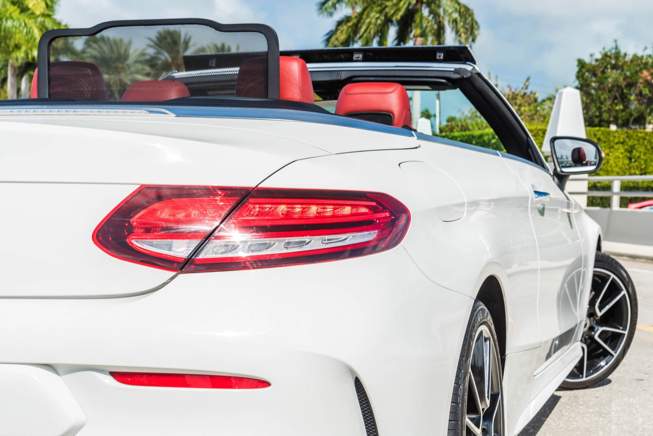 2019_MERCEDES BENZ_C300-CONVERTIBLE_WHITE-RED_77