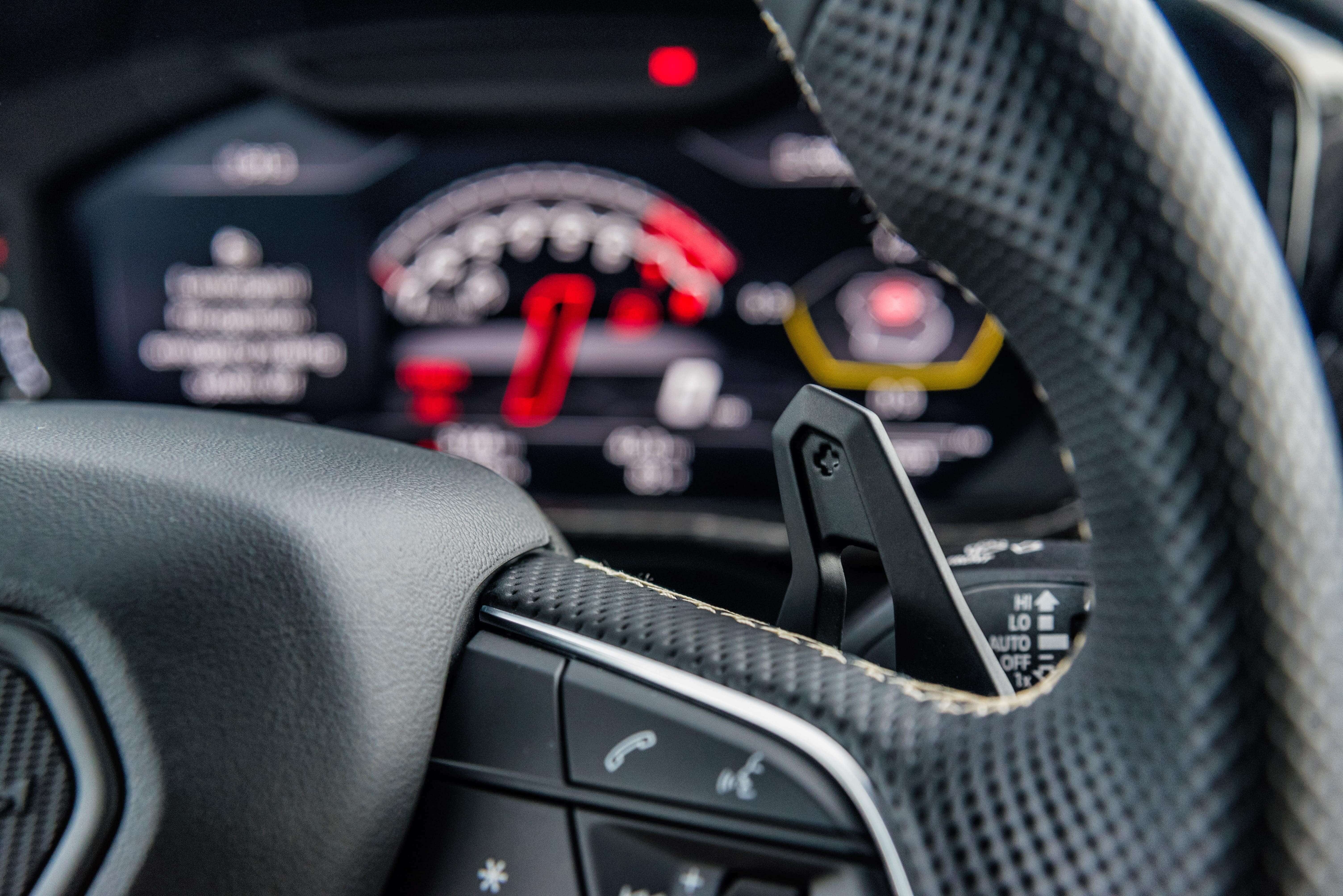 2019_LAMBORGHINI_URUS_BLACK-CREME_10