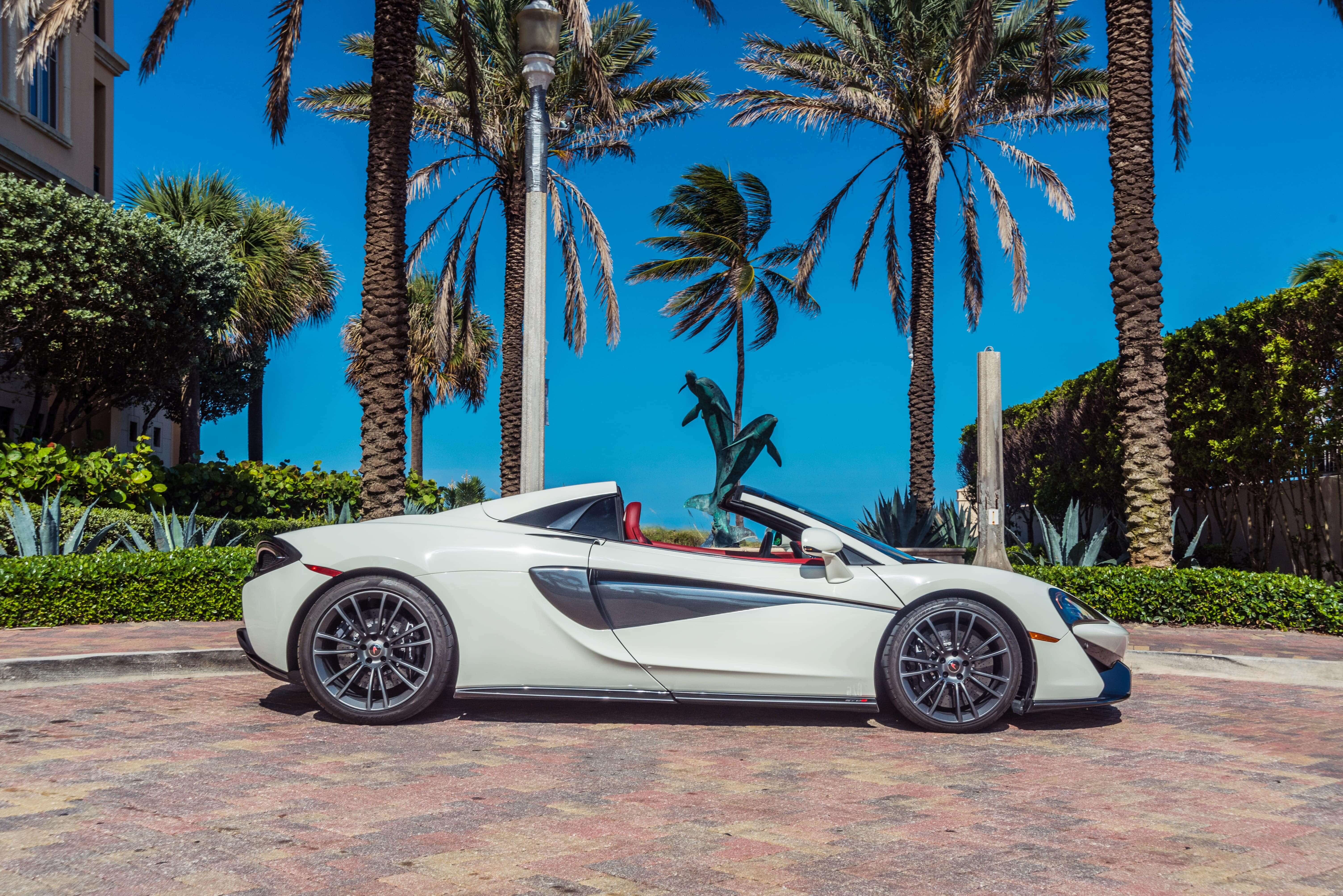 2019_MCLAREN_570S-CONVERTIBLE_WHITE-RED_43