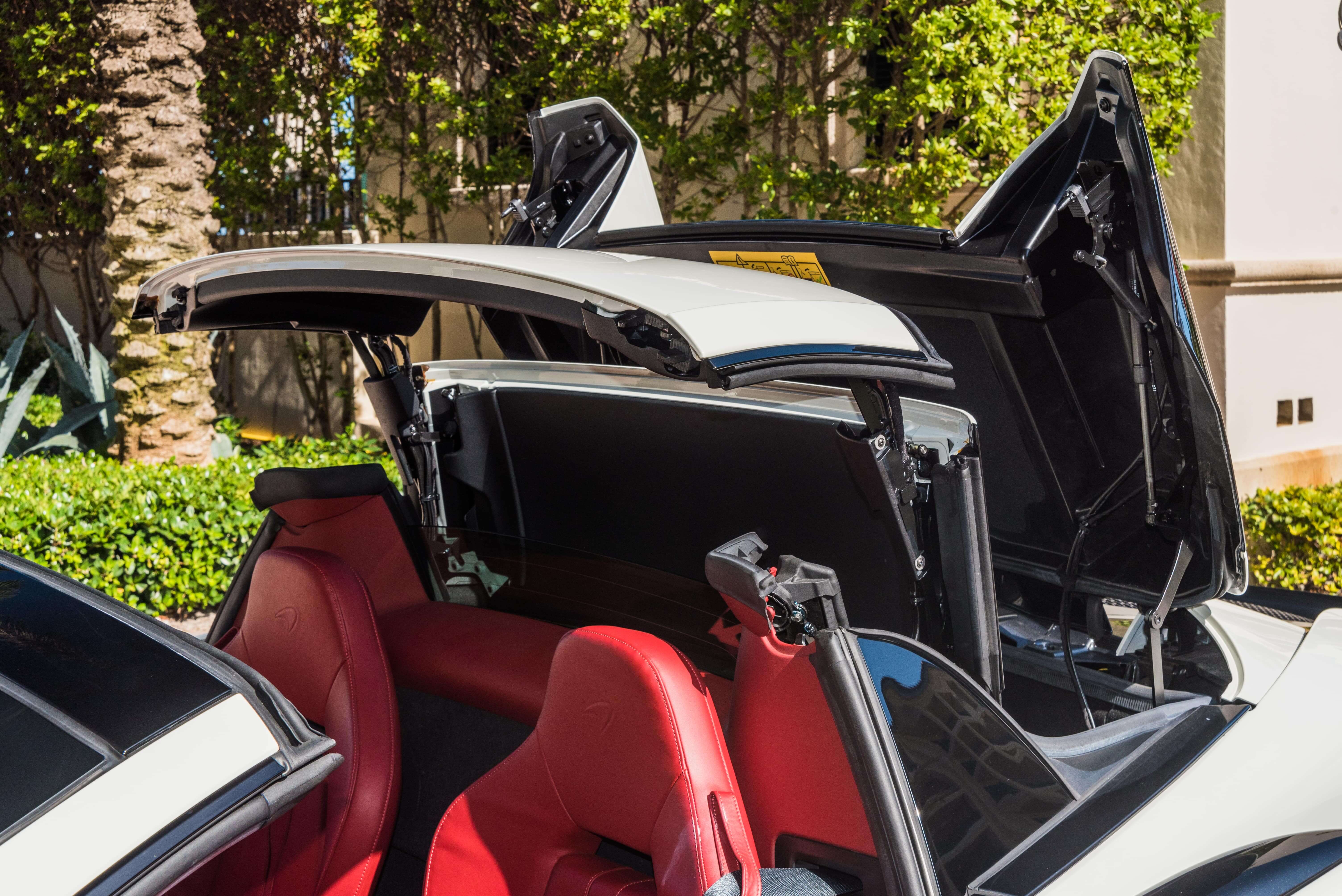 2019_MCLAREN_570S-CONVERTIBLE_WHITE-RED_48