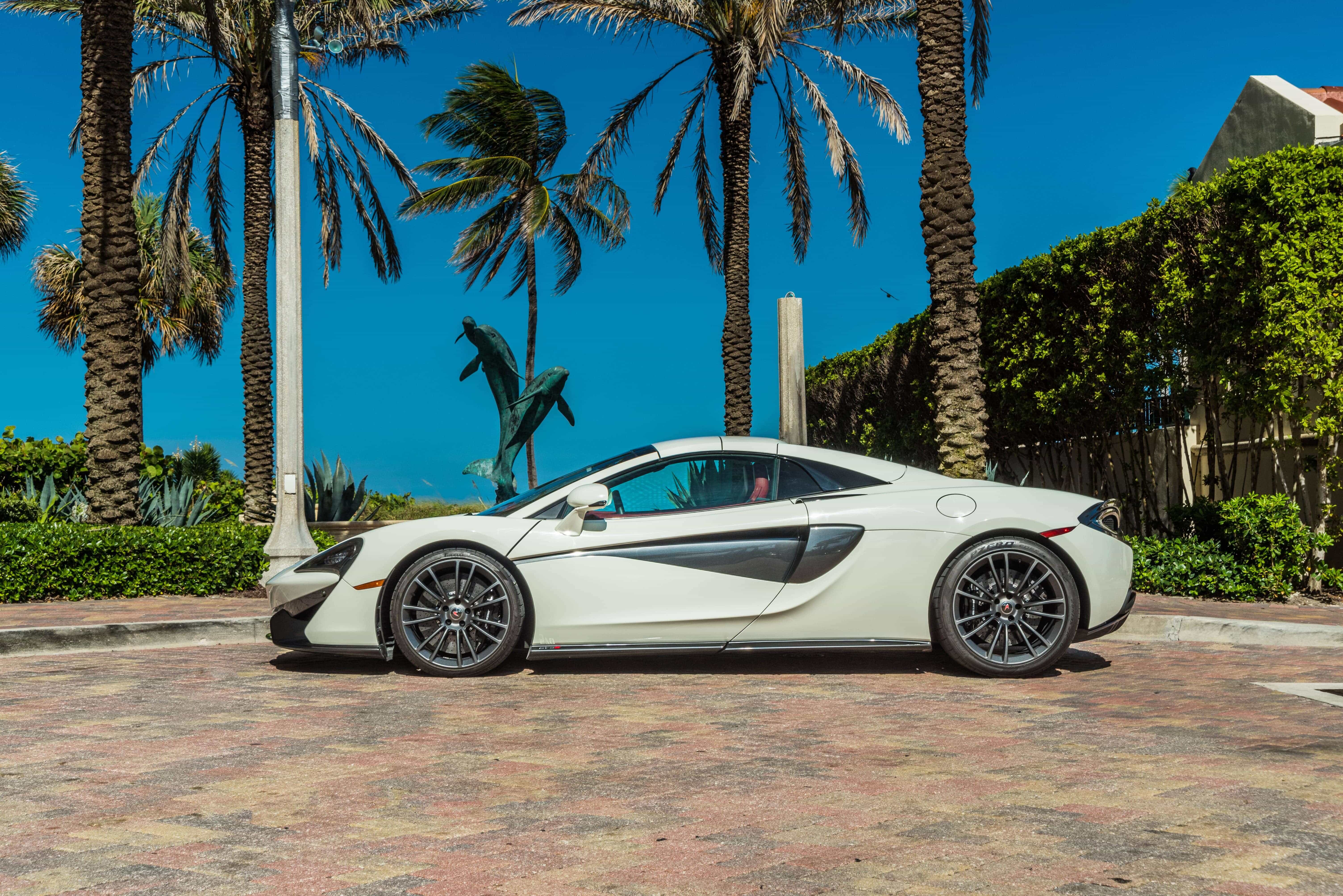 2019_MCLAREN_570S-CONVERTIBLE_WHITE-RED_53