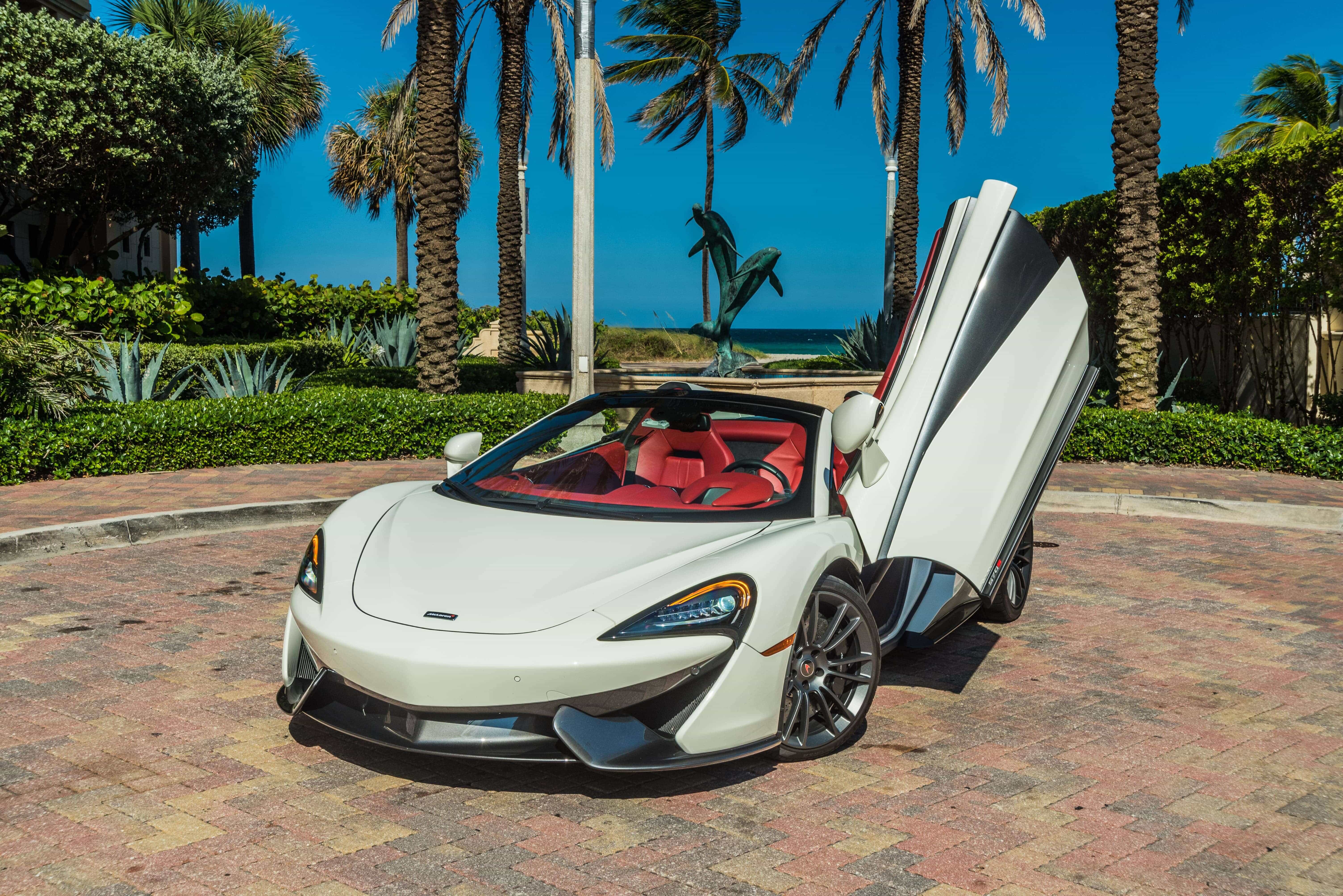 2019_MCLAREN_570S-CONVERTIBLE_WHITE-RED_66