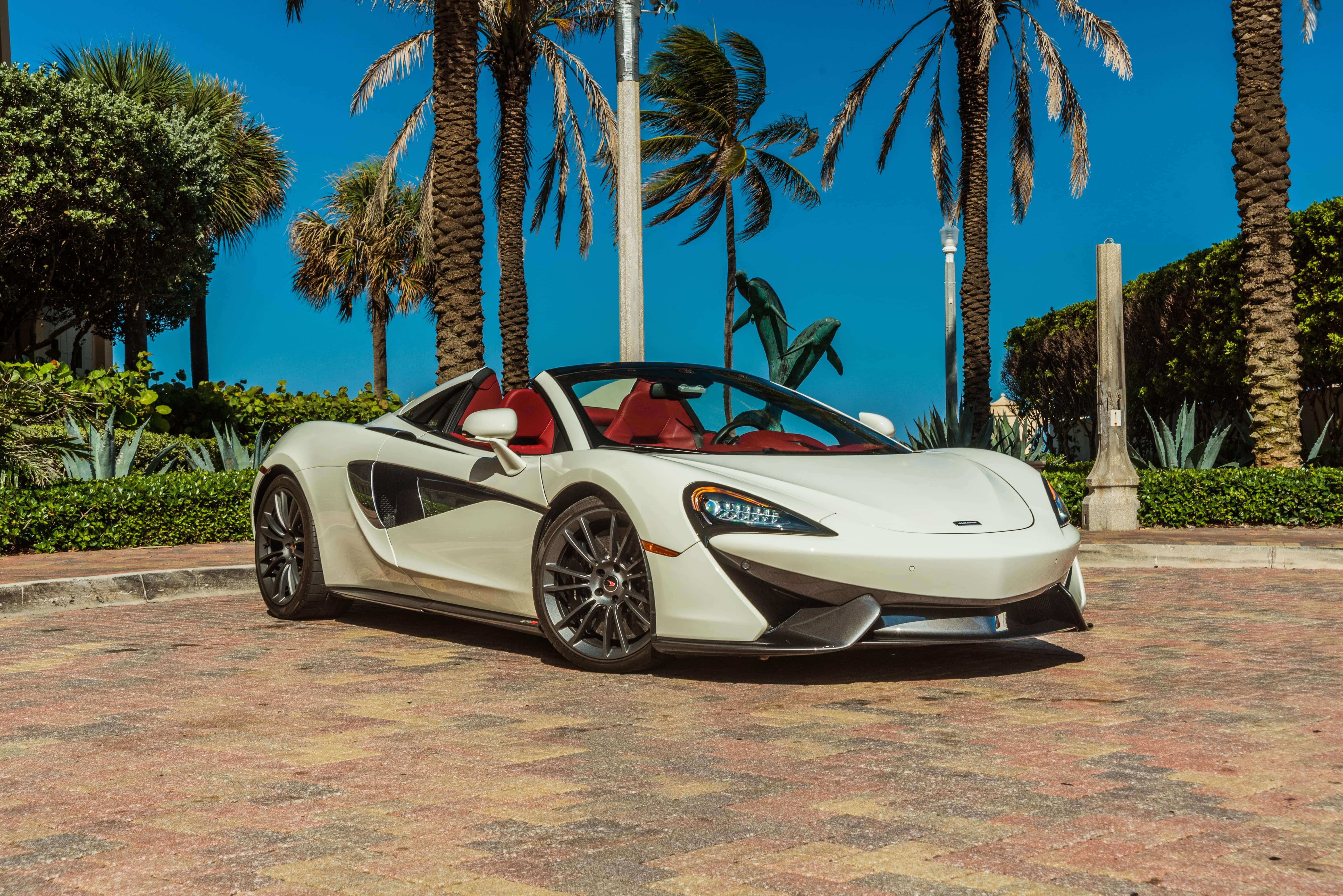 2019_MCLAREN_570S-CONVERTIBLE_WHITE-RED_80
