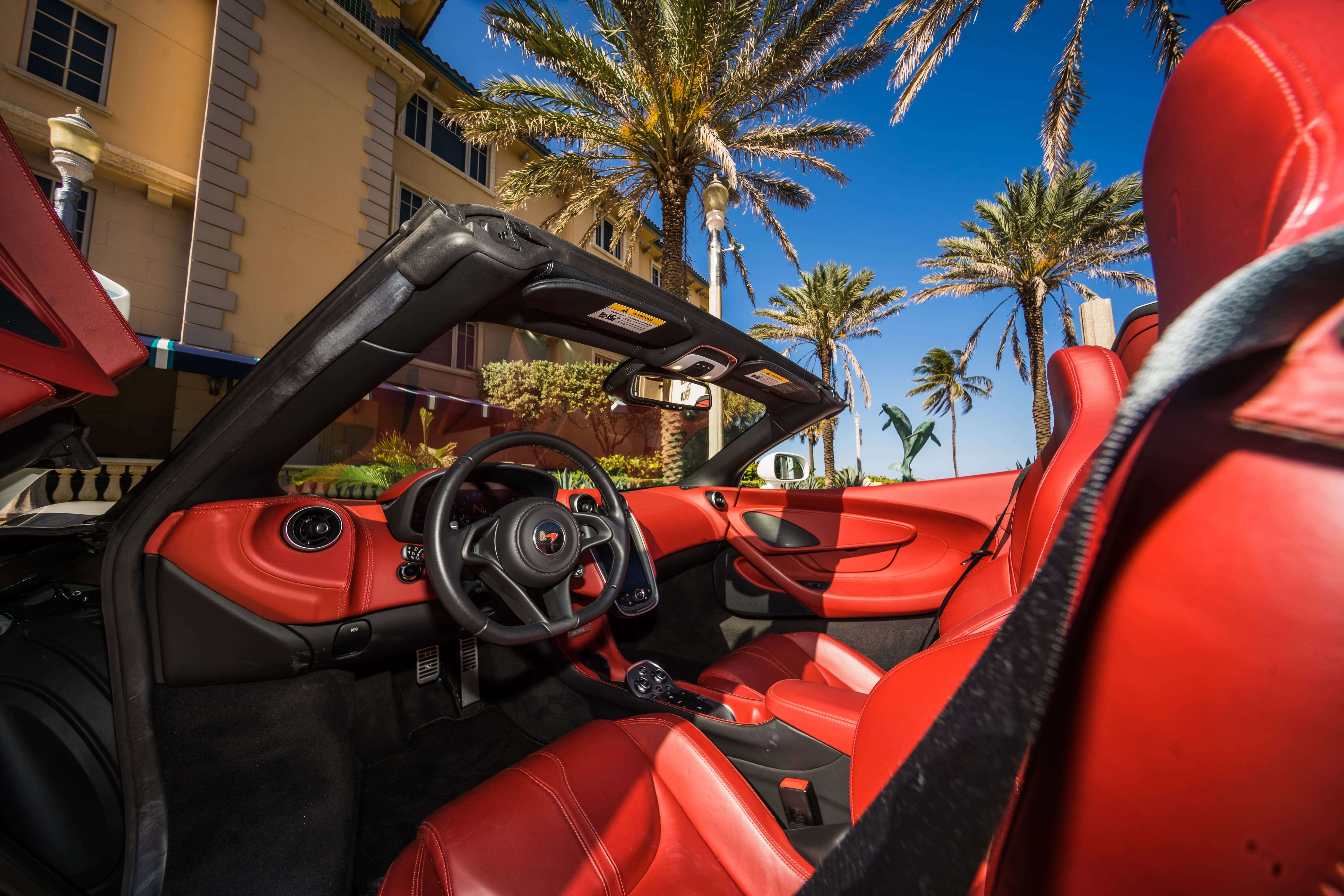 2019_MCLAREN_570S-CONVERTIBLE_WHITE-RED_95