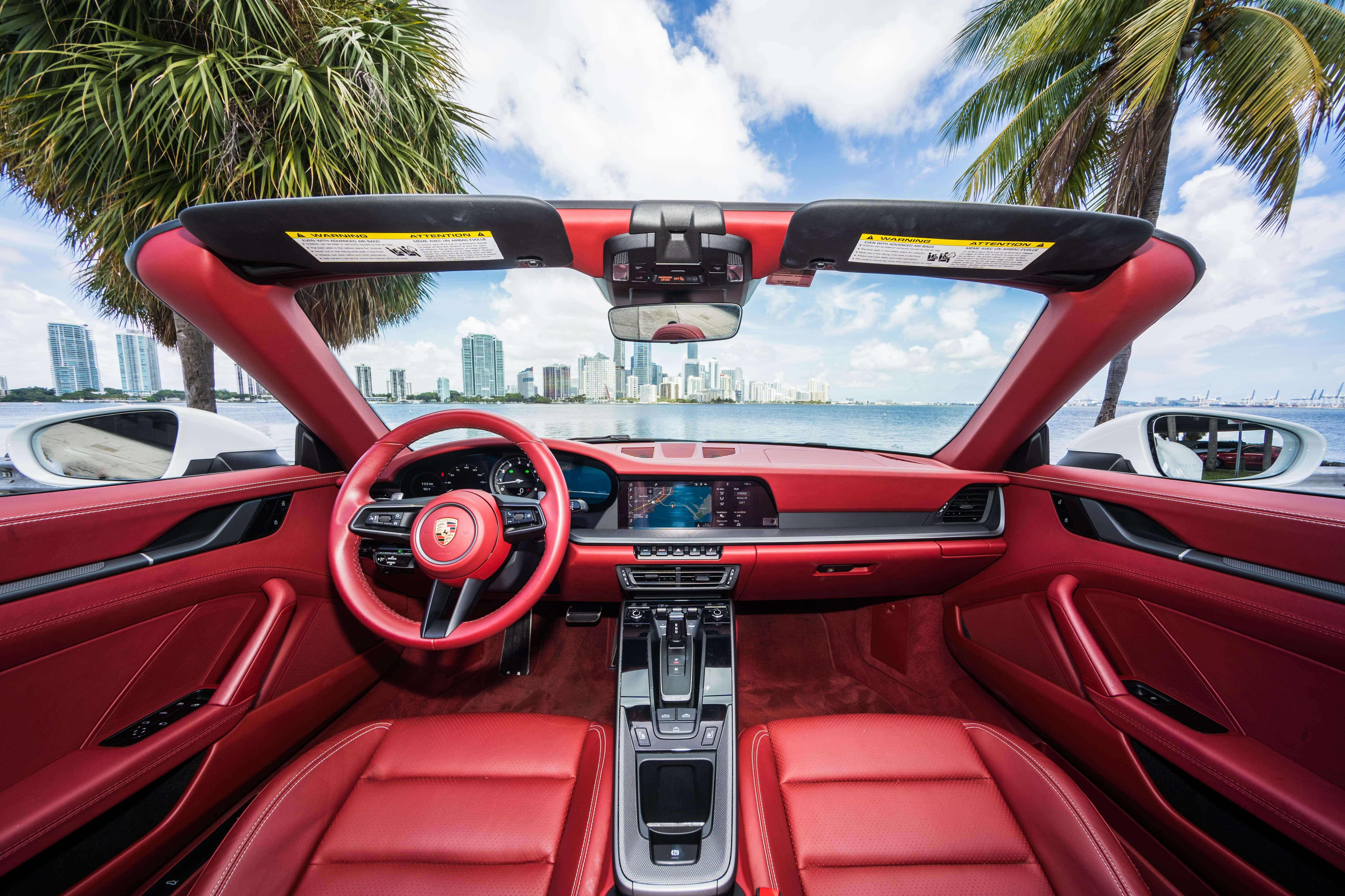 2019_PORSCHE_911-CARRERA-S(992)-CONVERTIBLE_WHITE-RED_18