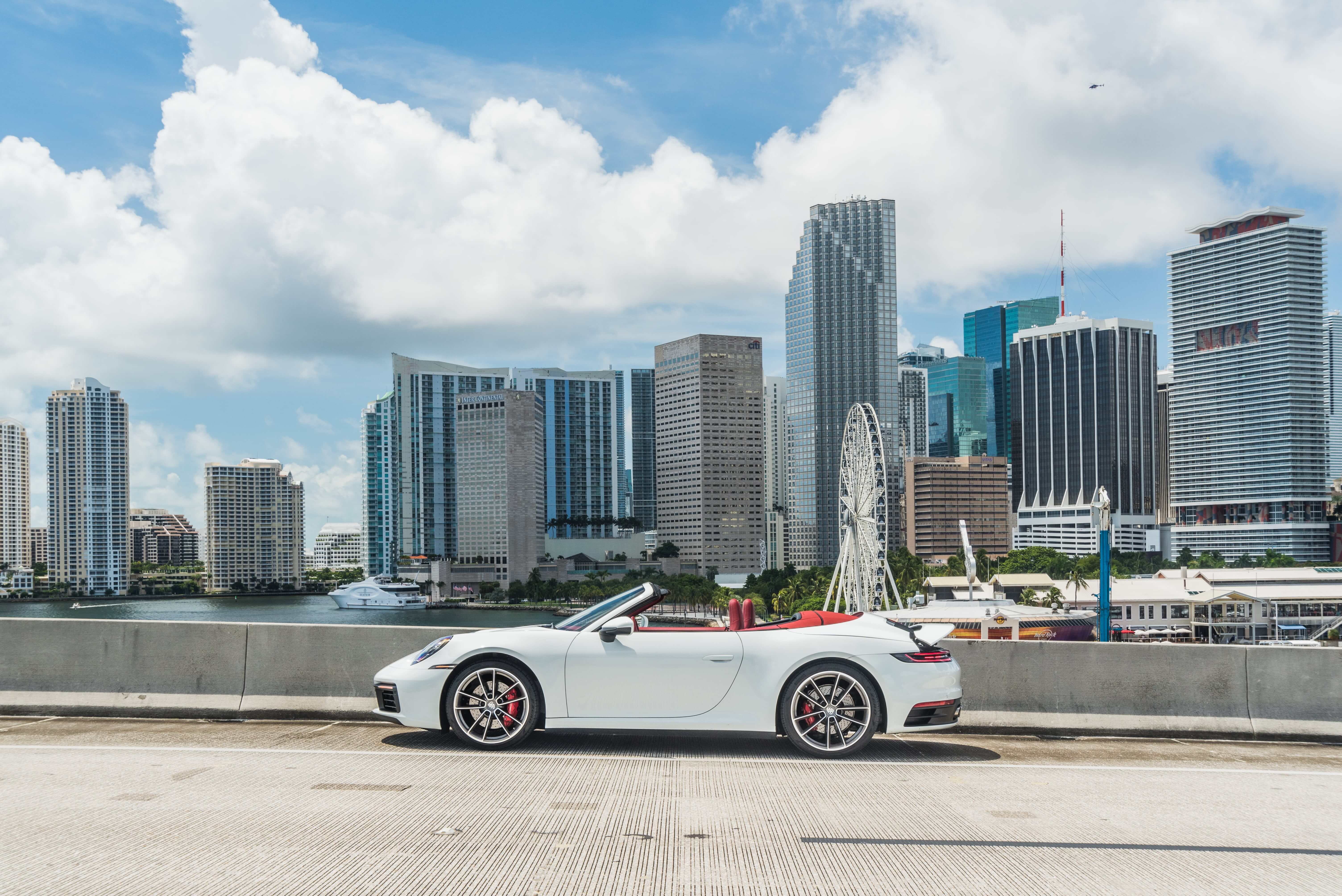2019_PORSCHE_911-CARRERA-S(992)-CONVERTIBLE_WHITE-RED_21