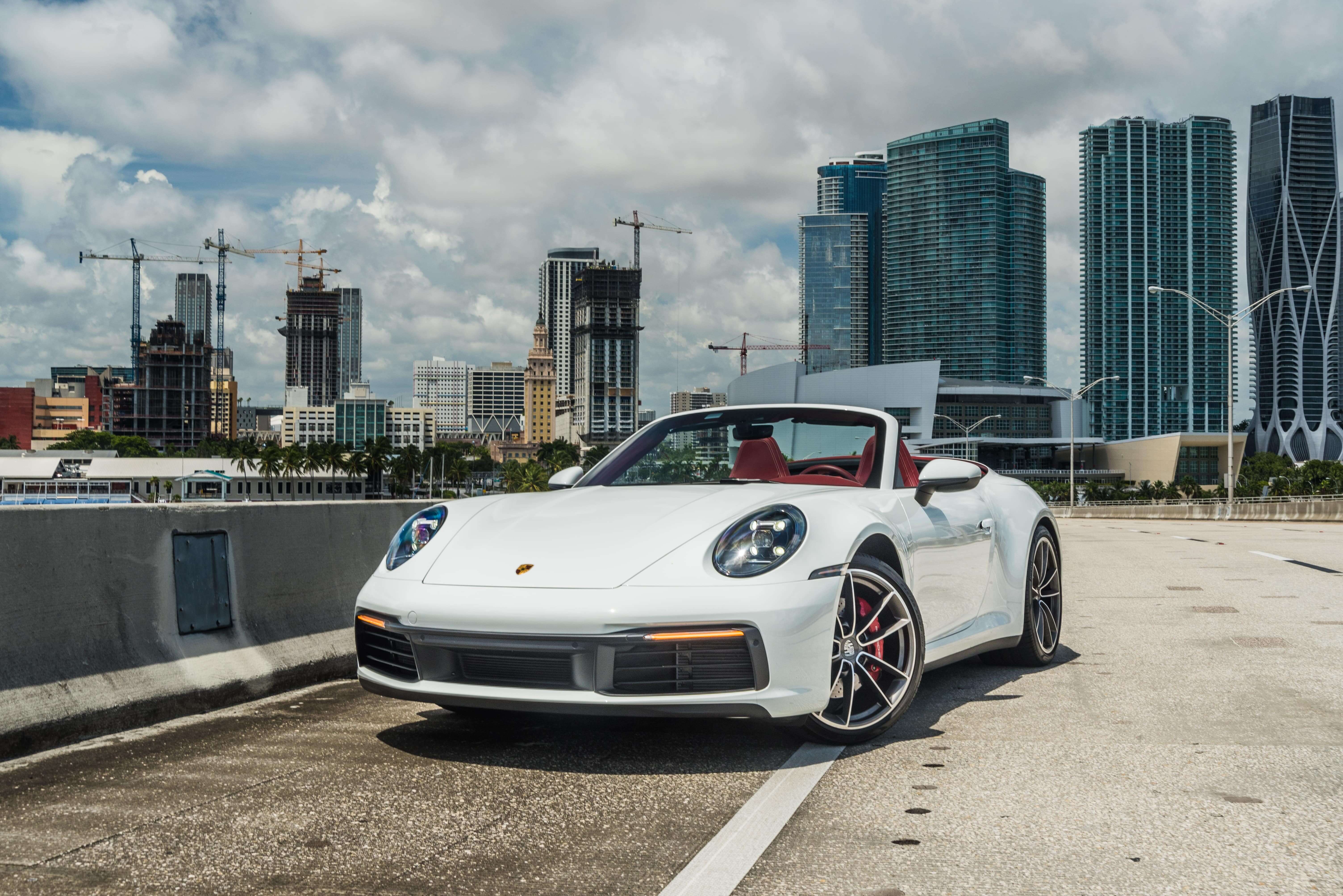 2019_PORSCHE_911-CARRERA-S(992)-CONVERTIBLE_WHITE-RED_31