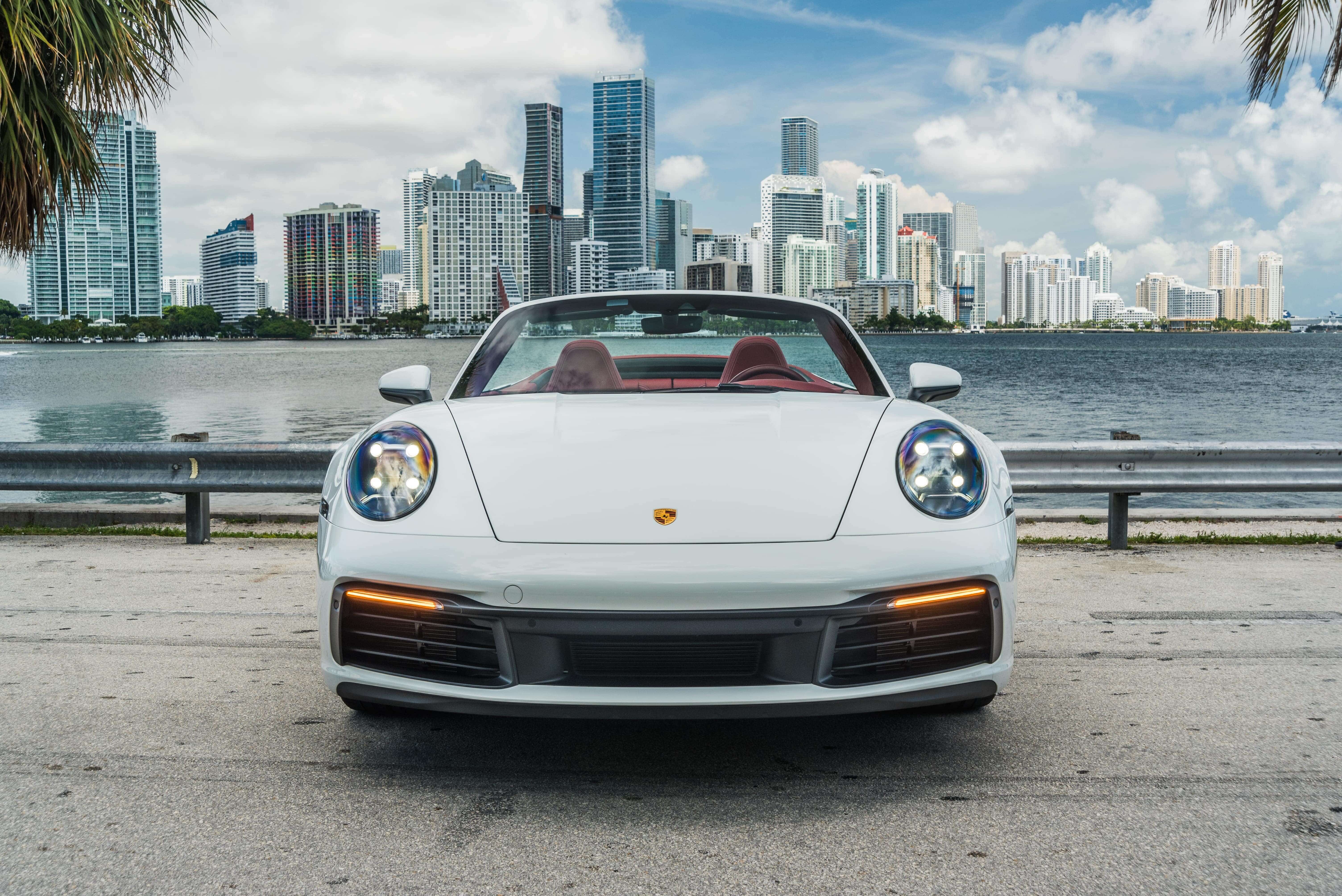 2019_PORSCHE_911-CARRERA-S(992)-CONVERTIBLE_WHITE-RED_45
