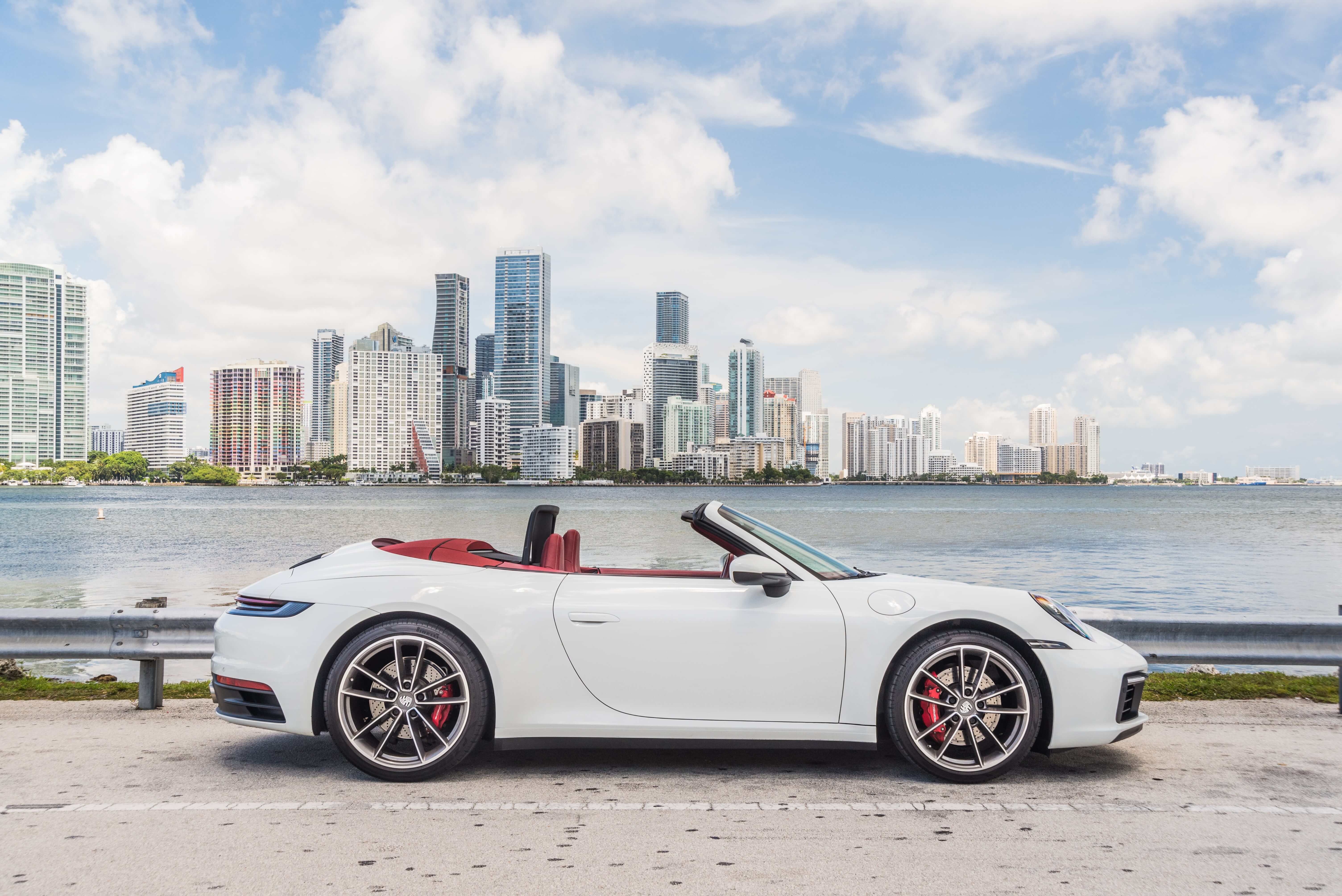 2019_PORSCHE_911-CARRERA-S(992)-CONVERTIBLE_WHITE-RED_63
