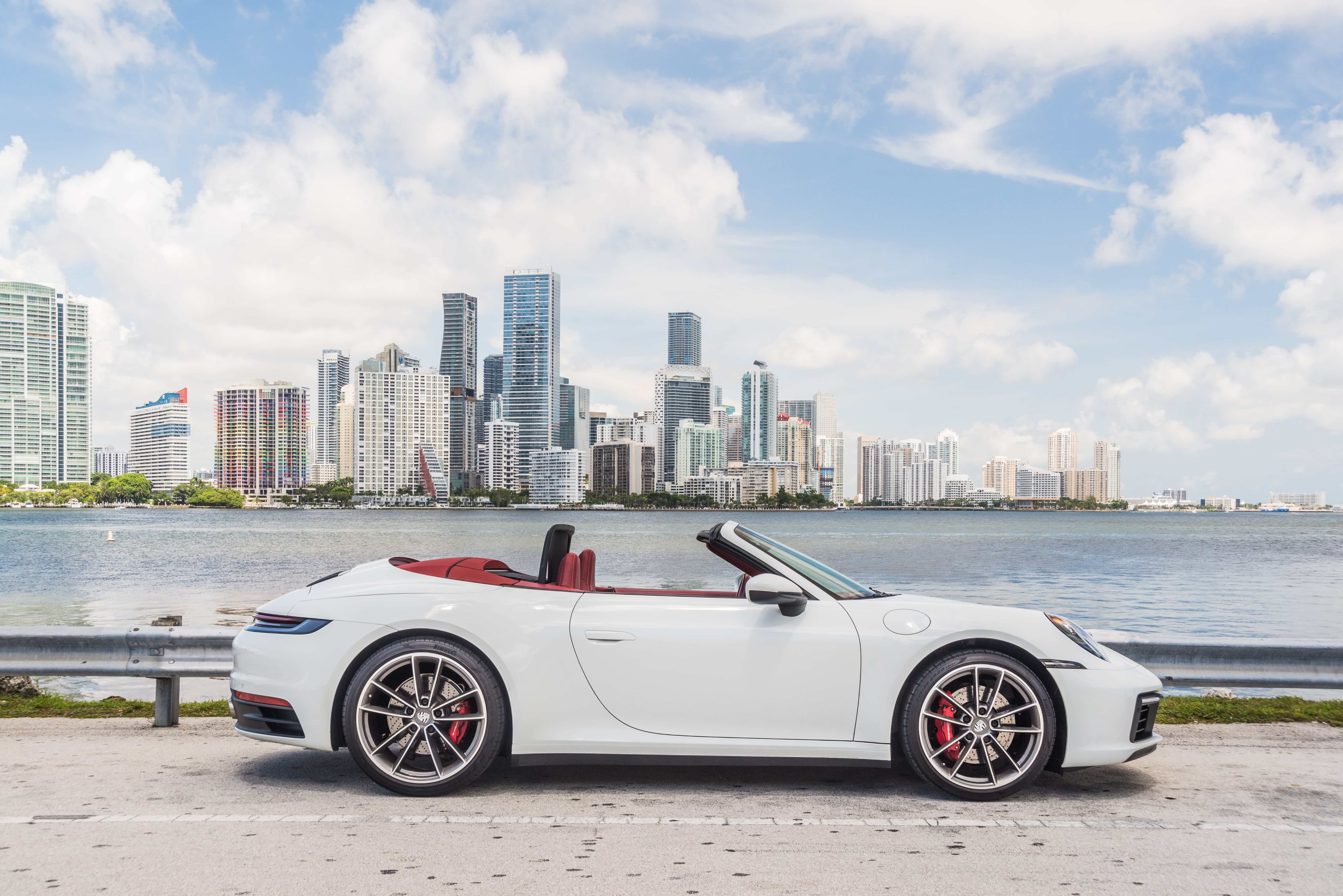 2019_PORSCHE_911-CARRERA-S(992)-CONVERTIBLE_WHITE-RED_64