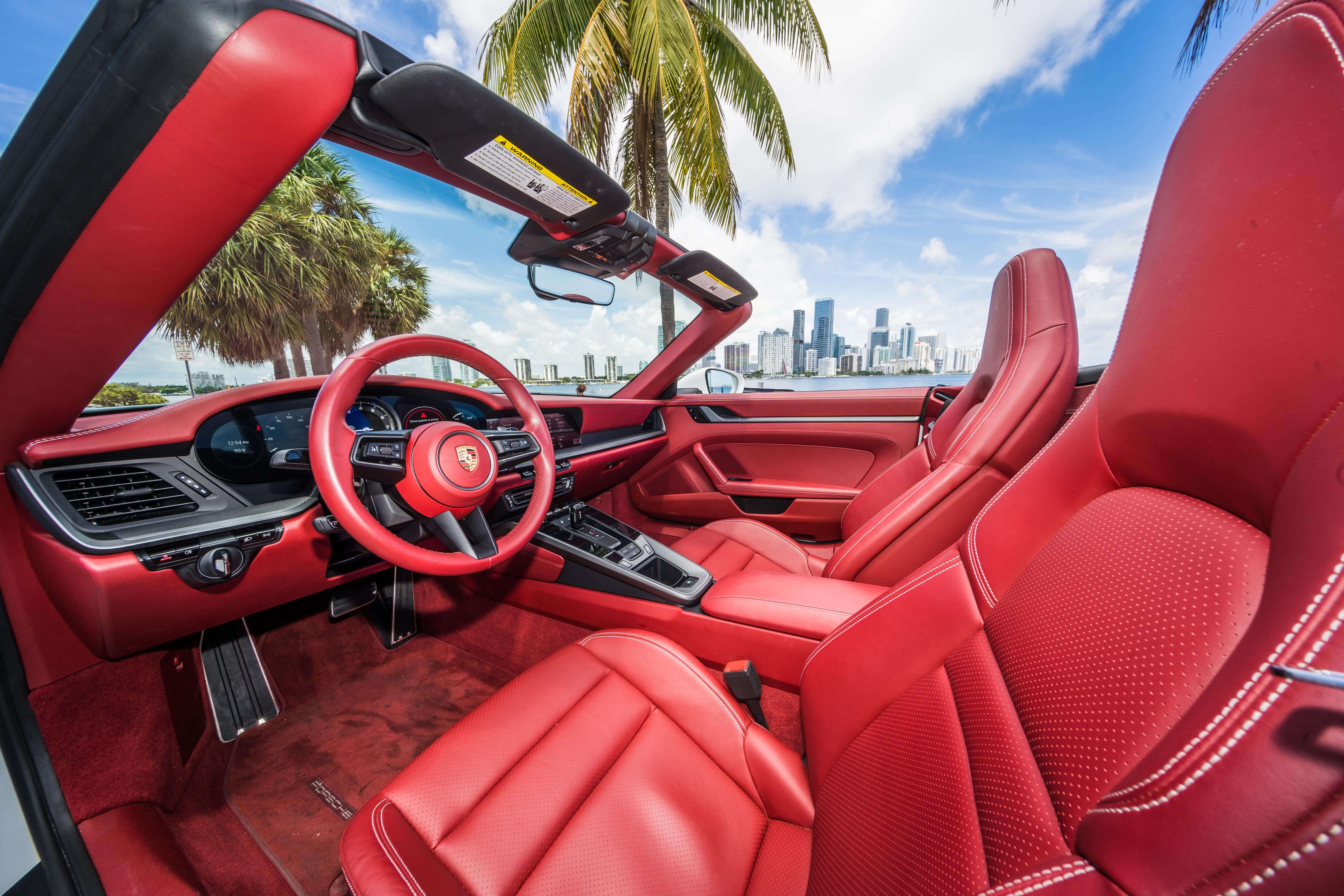 2019_PORSCHE_911-CARRERA-S(992)-CONVERTIBLE_WHITE-RED_85