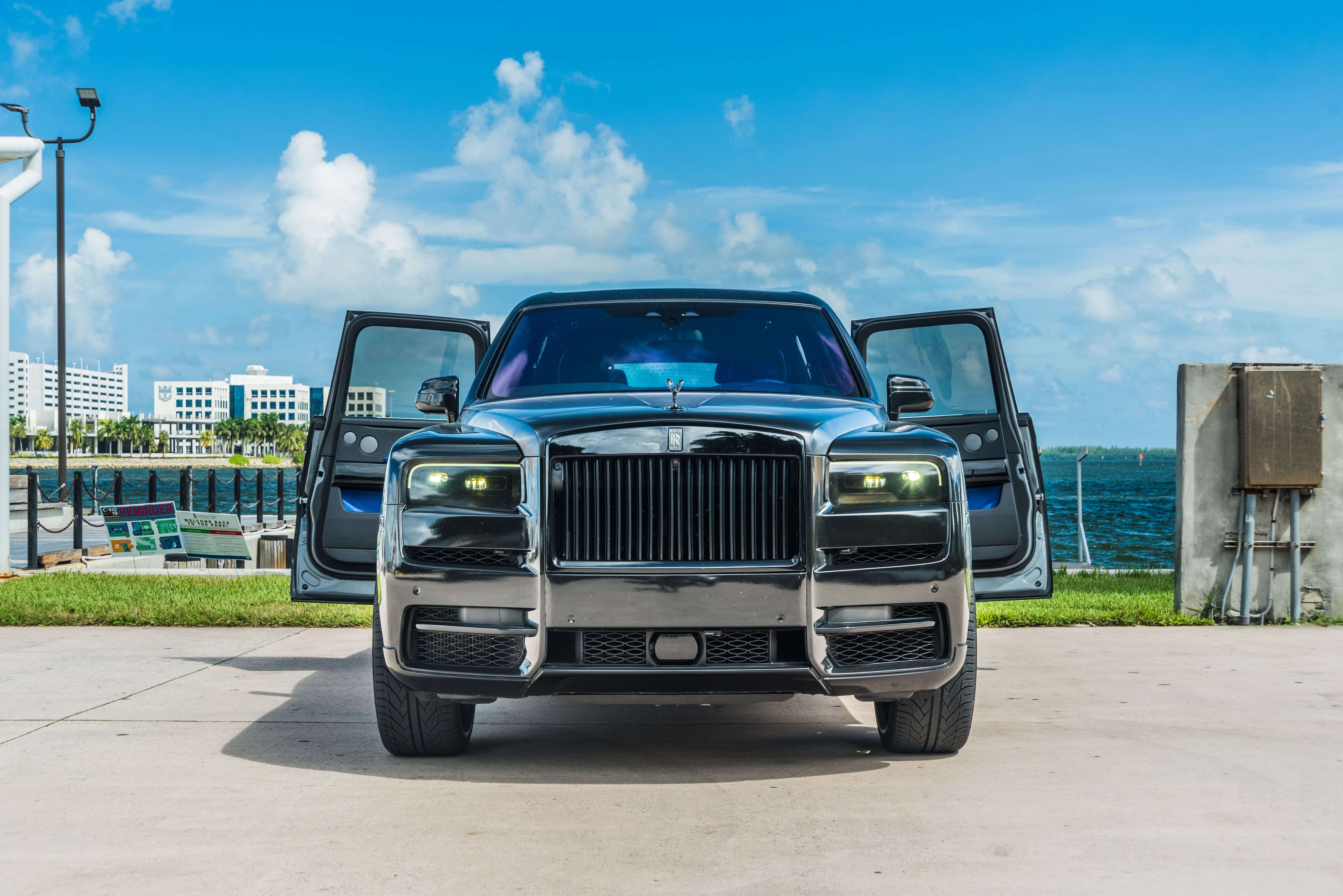 2020_ROLLS-ROYCE_CULLINAN_BLACK-BLUE_086