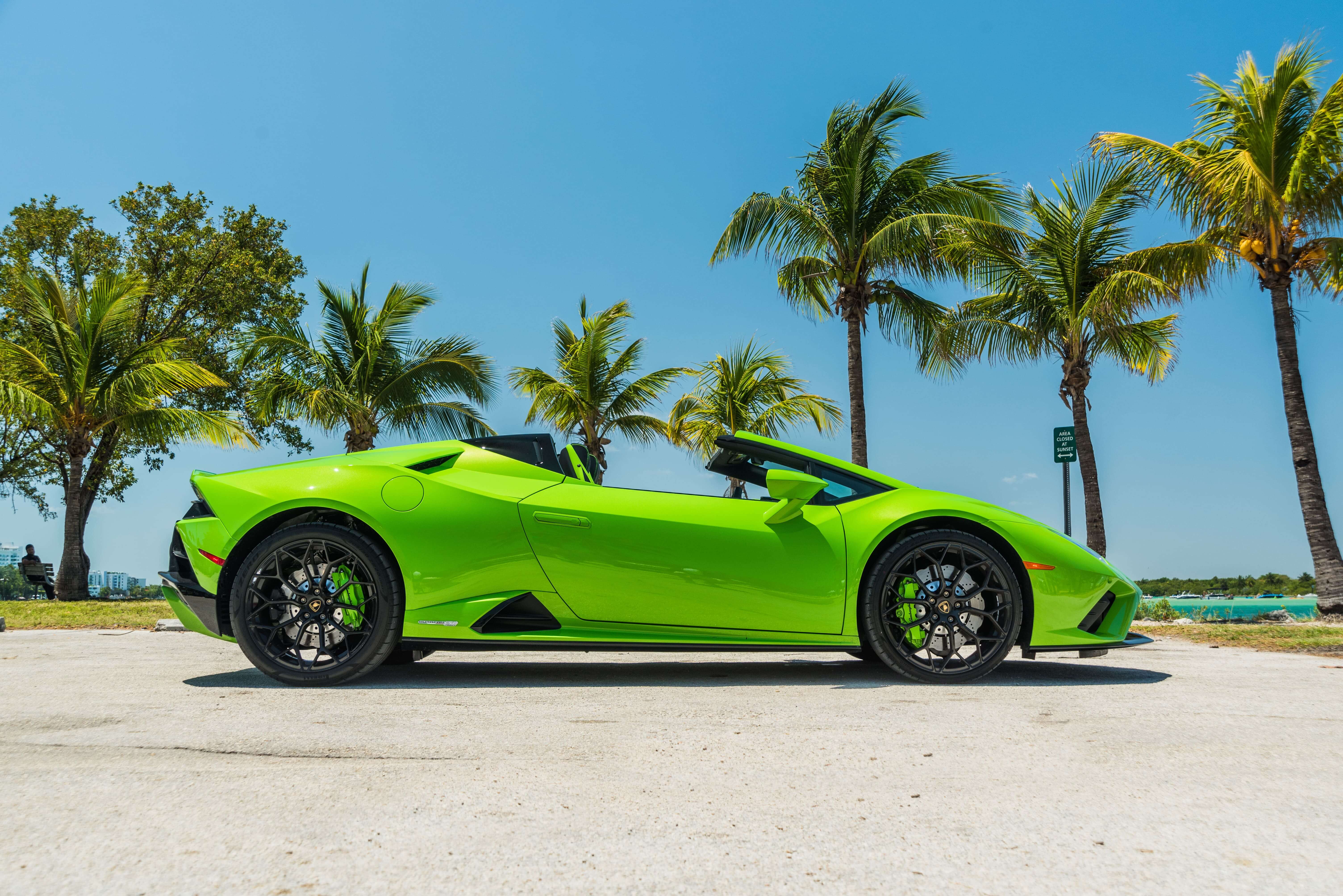 2022_LAMBORGHINI_HURACAN-EVO-CONVERTIBLE_GREEN-GREEN_06