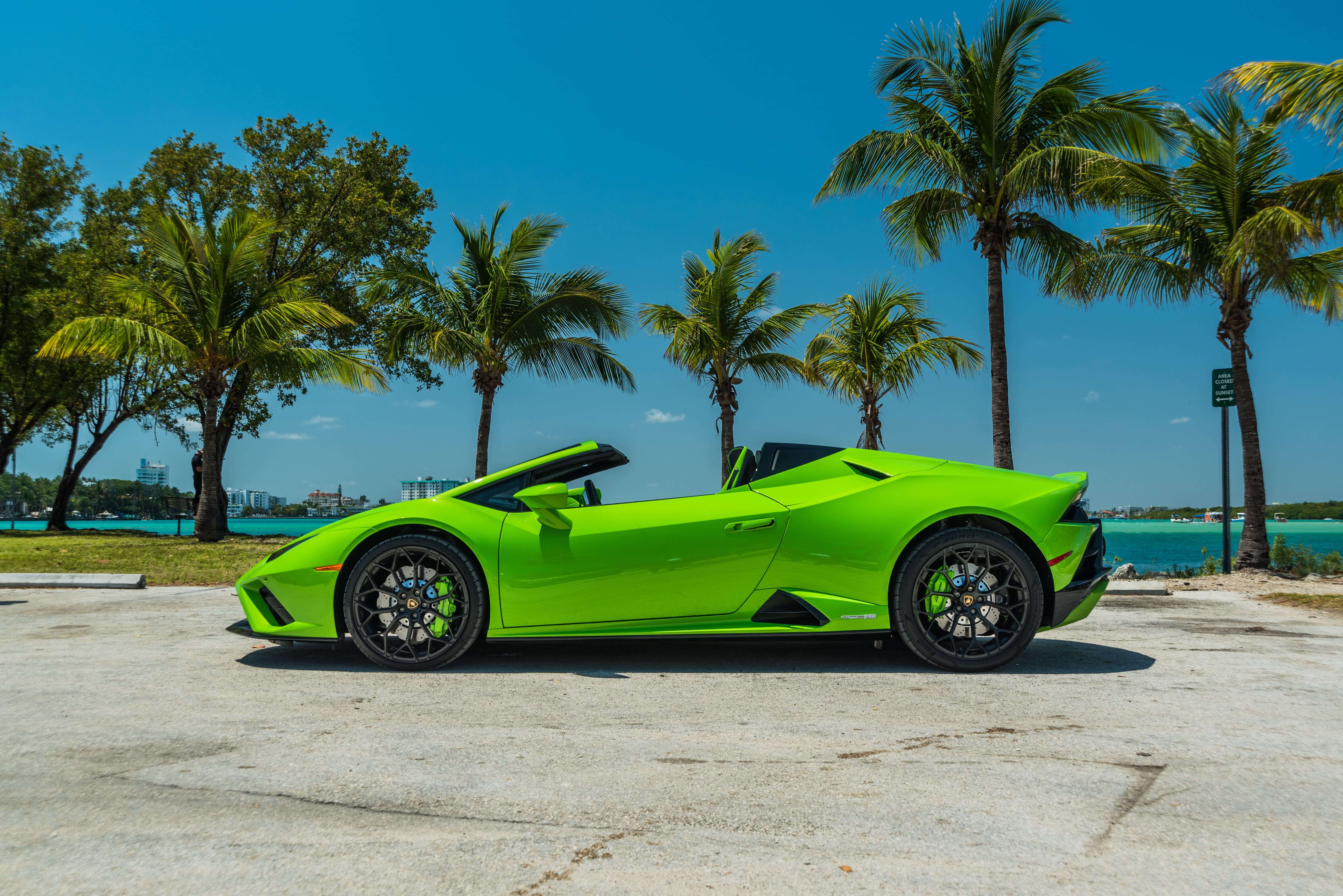 2022_LAMBORGHINI_HURACAN-EVO-CONVERTIBLE_GREEN-GREEN_26