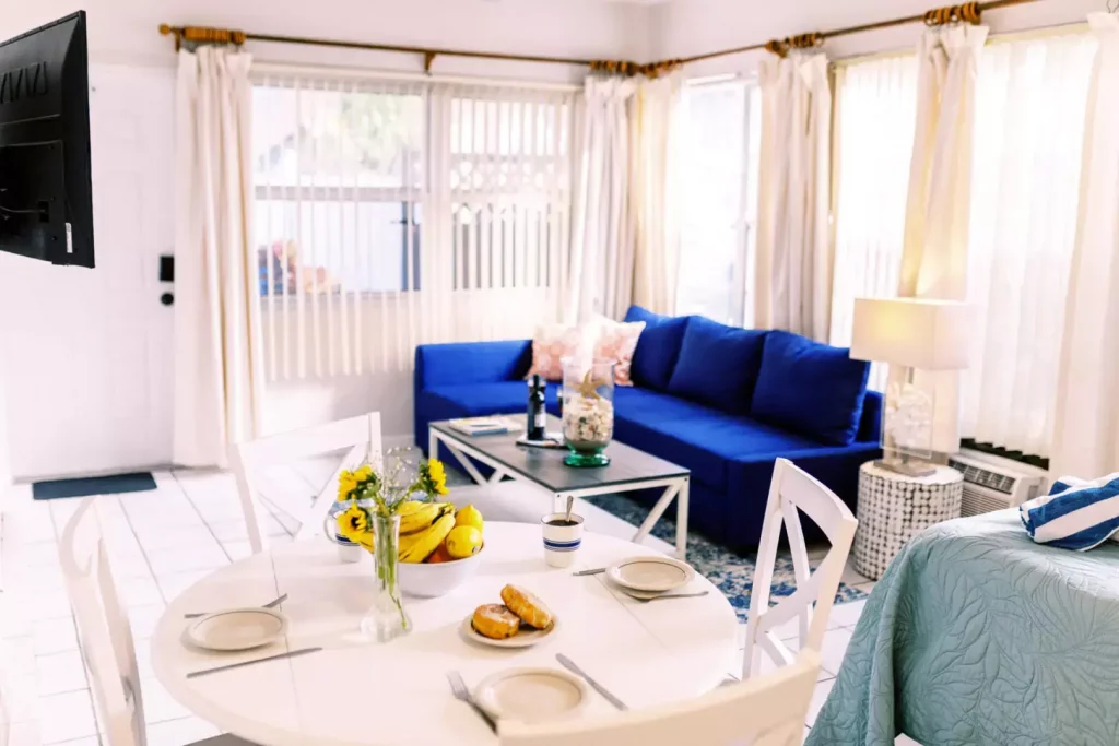 Deerfield-Beach_Beachside-Gardens_Deluxe-Studio-Apartment_03