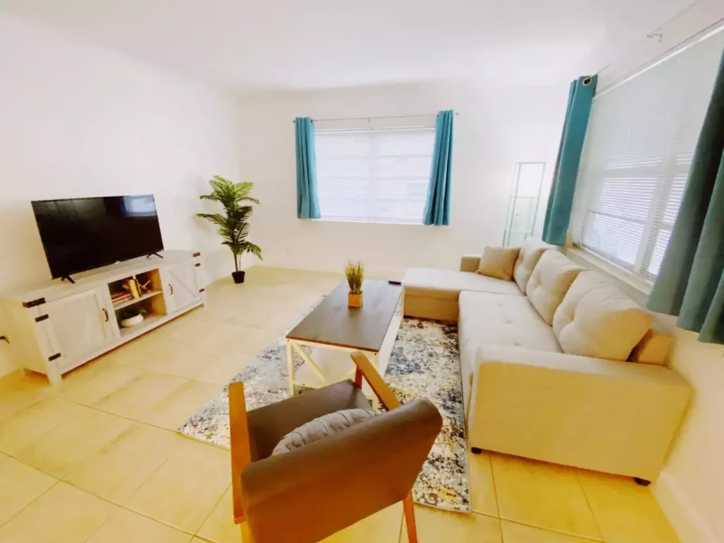Fort-Lauderdale_Bayview-Regency_1-Bedroom_00