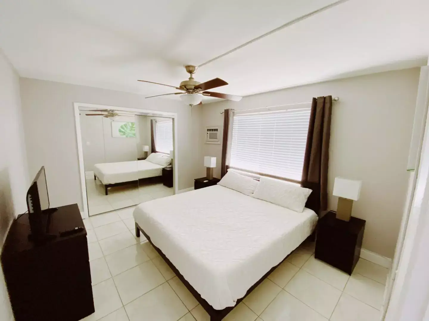 Fort-Lauderdale_The-Jasmine_Deluxe-1-Bedroom_03