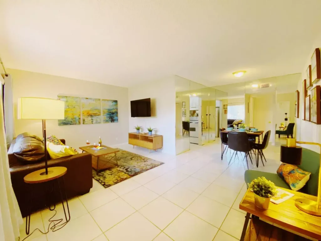 Lighthouse-Point_Coco-Palms_Deluxe-1-Bedroom_00