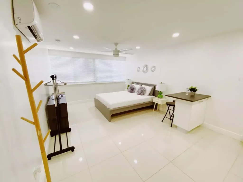 Miami_Virginia-Gardens-Apartments_Premium-Studio_00