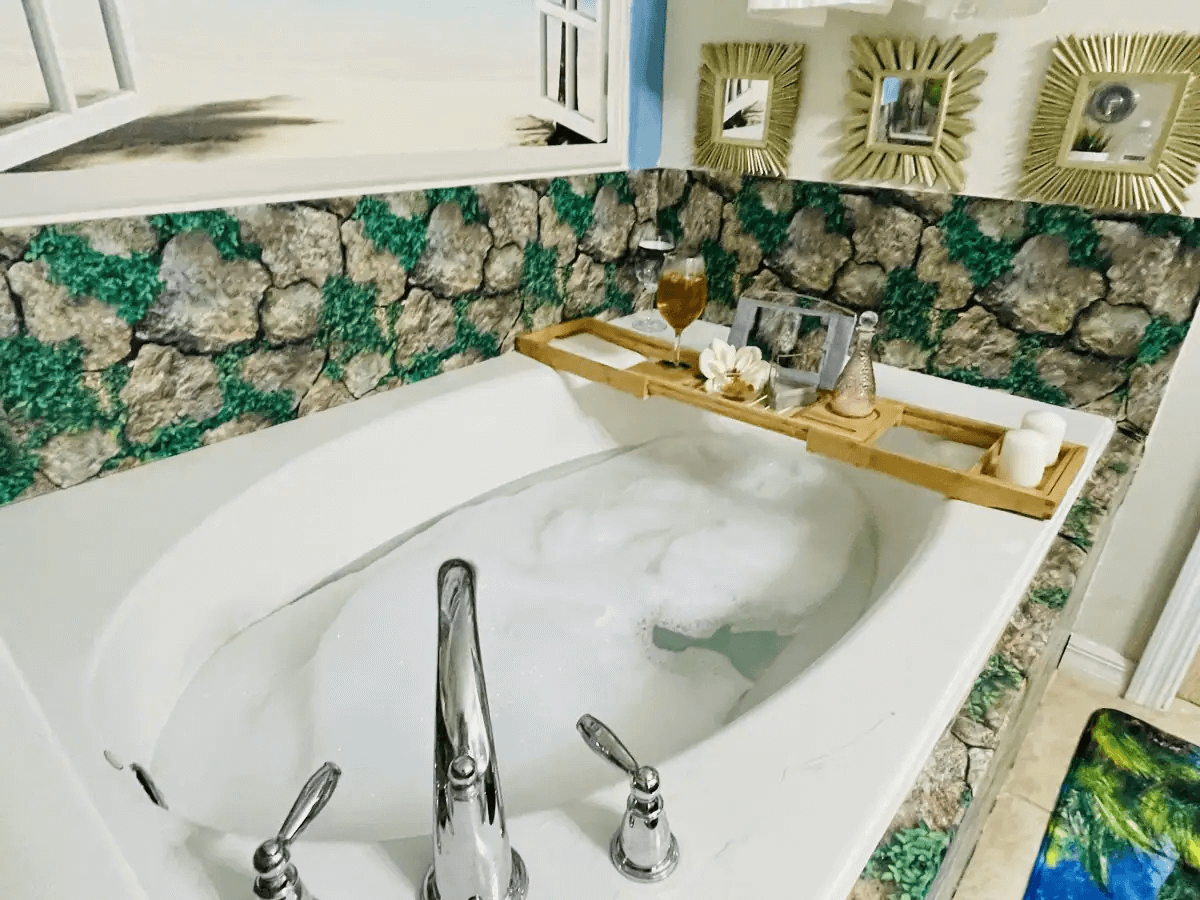 Orlando_Disneys-Dream_Bathroom_4.2