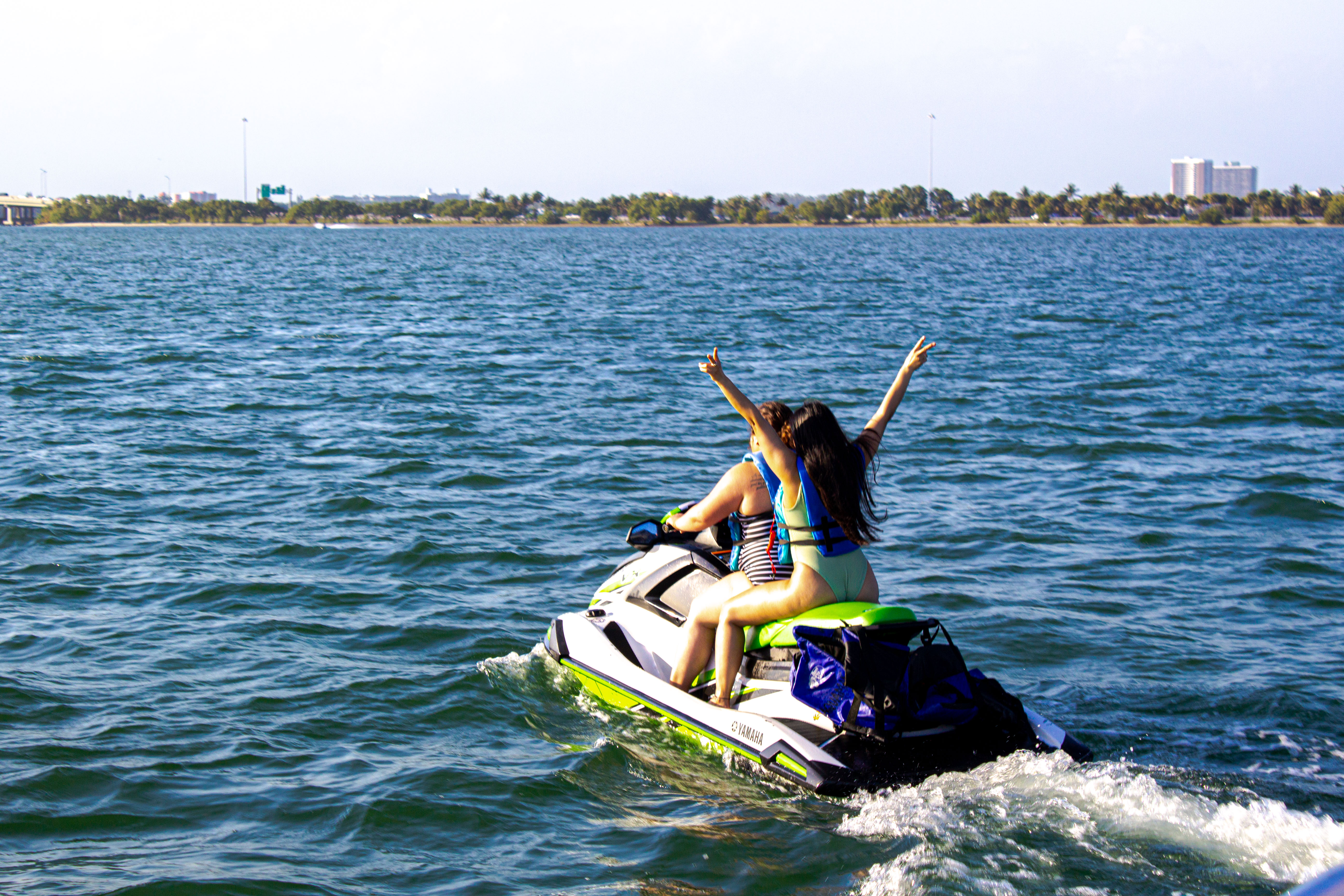 Pontoon-Jet-Ski_3